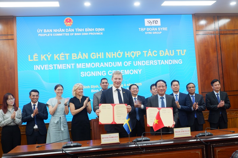 Chủ tịch UBND tỉnh Bình Định và Tổng giám đốc Tập đoàn Syre ký biên bản ghi nhớ hợp tác Dự án vào ngày 25/4/2025.