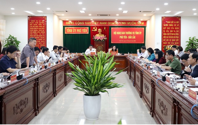 Hội nghị Ban Thường vụ Tỉnh ủy Phú Yên - Đắk LắkPhương án bố trí, sắp xếp cán bộ, công chức, người làm việc tại cơ sở 2 tại Phú Yên.