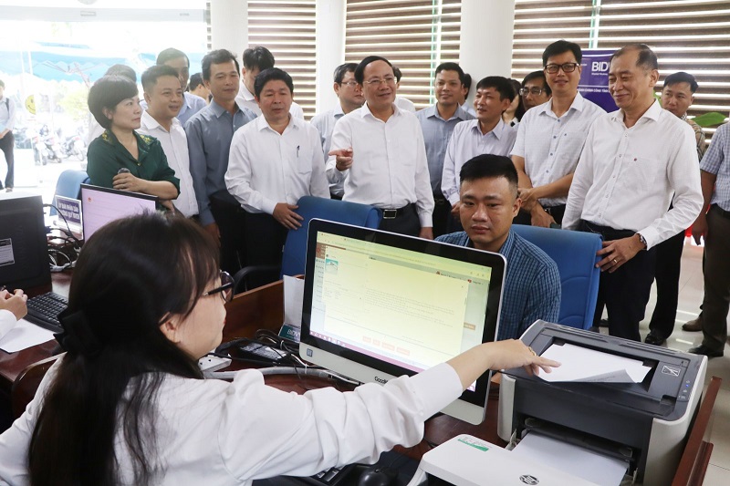 ngày 20/6, tỉnh Bình Định đồng loạt triển khai vận hành thử nghiệm công tác giải quyết thủ tục hành chính theo mô hình chính quyền địa phương 2 cấp đối với 58 UBND cấp xã thuộc tỉnh Bình Định