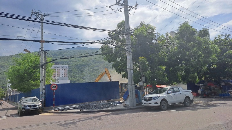 Khu đất 72B nằm ngay góc đường Tây Sơn, Bế Văn Đàn, Tống Phước Phố.