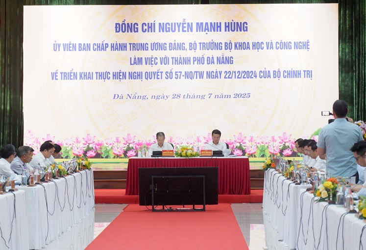 Quang cảnh buổi làm việc của đoàn công tác Bộ Khoa học và Công nghệ với TP. Đà Nẵng.