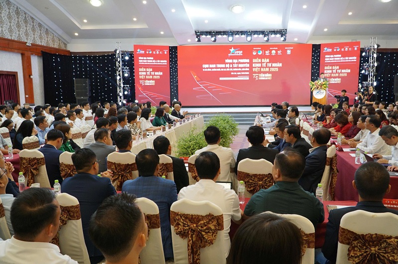 Quang cảnh Vòng đối thoại địa phương Diễn đàn kinh tế tư nhân Việt Nam 2025 (VPSF 2025) – Phiên đối thoại cụm Nam Trung Bộ và Tây Nguyên 
