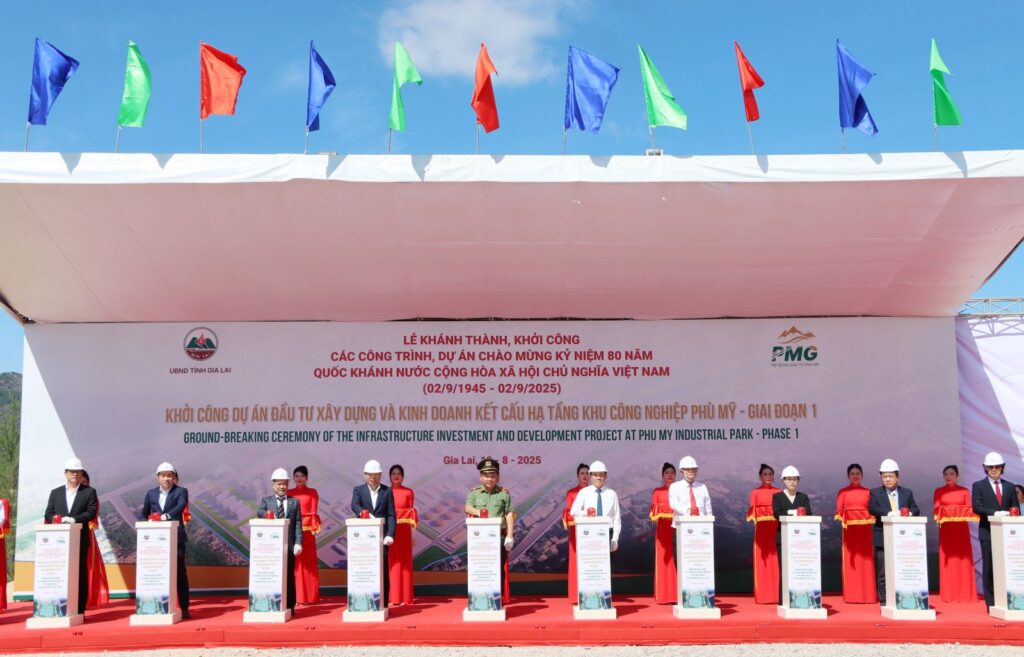 Dự án Đầu tư xây dựng Bến cảng Phù Mỹ - Giai đoạn 1 là 1 trong số các Dự án có vốn đầu tư lớn được tỉnh Gia Lai trao giấy chứng nhận đầu tư dịp này.