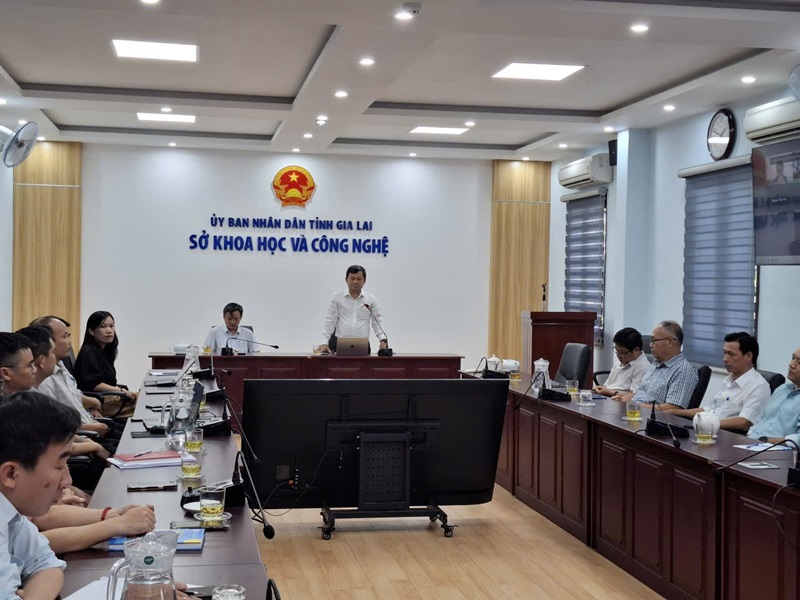 Ông Trần Kim Kha, Giám đốc Sở Khoa học và Công nghệ, phát biểu tại buổi gặp mặt.Tổ công tác thuộc lĩnh vực Khoa học và Công ngh