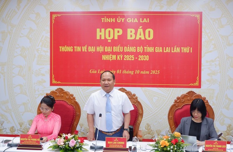 ông Rah Lan Chung, Phó bí thư Thường trực Tỉnh ủy, Chủ tịch HĐND tỉnh Gia Lai