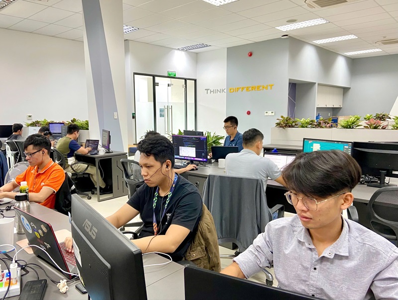 đẩy mạnh phát triển nguồn nhân lực chất lượng cao phục vụ cho chuyển đổi cơ cấu kinh tế