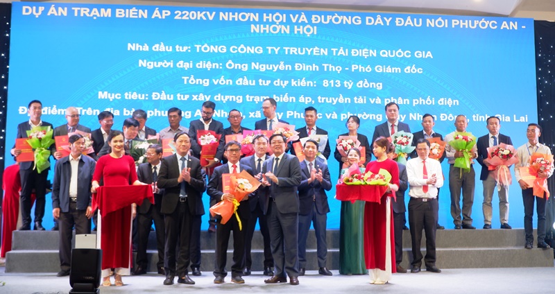 EVNNPT nhận giấy chứng nhận đầu tư Trạm biến áp 220kV Nhơn Hội và đường dây đấu nối Phước An - Nhơn Hội