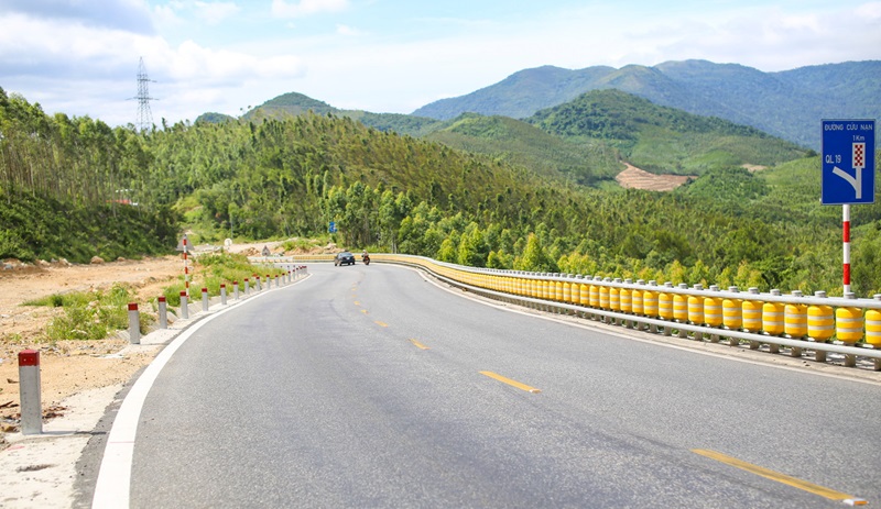 Cao tốc Quy Nhơn - Pleiku sẽ giúp rút ngắn quãng đường di chuyển so với Quốc lộ 19 hiện giờ. Ảnh: T.Đ.