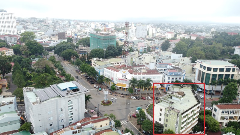 Khách sạn Sê San tại số 89 Hùng Vương nằm vị trí trung tâm nhưng hiện bỏ không nhiều năm.