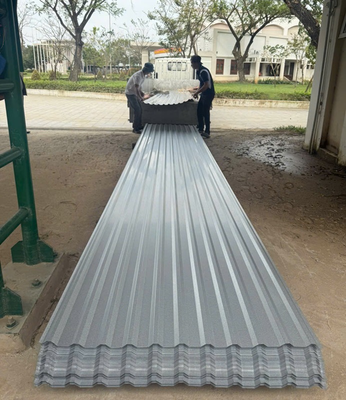 lô tôn đầu tiên đã giao xong cho P. Đông Hòa 234 tấm (1500m2)