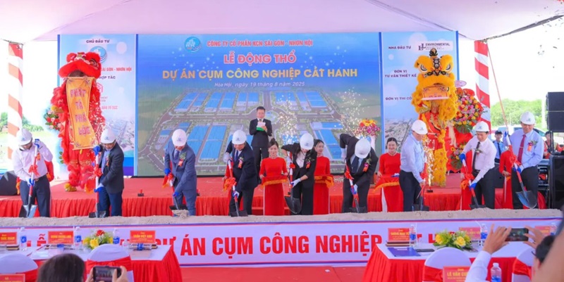 Công ty cổ phần Khu công nghiệp Sài Gòn - Nhơn Hội tổ chức động thổ Dự án CCN Cát Hanh (70 ha, gần 433 tỷ đồng) vào ngày 19/8/2025.