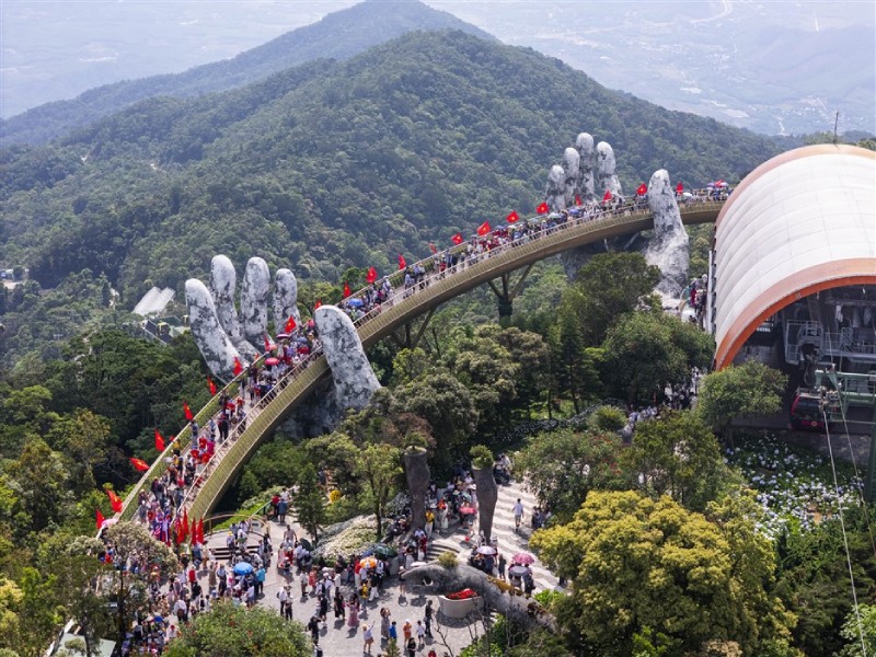 Theo Trưởng Thống k&ecirc; Đ&agrave; Nẵng, trong ng&agrave;y lễ 30/4/2025, B&agrave; N&agrave; Hills đ&oacute;n lượng kh&aacute;ch du lịch đạt kỷ lục.