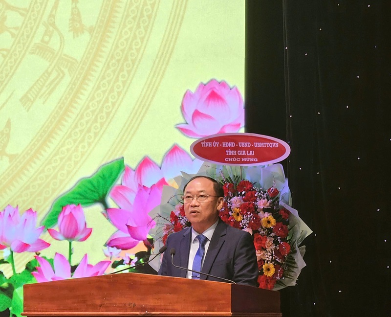 B&iacute; thư Tỉnh ủy Gia Lai chỉ ra 7 điểm nghẽn ph&aacute;t triển v&agrave; lưu &yacute; 5 điểm cần triển khai. Ảnh: P.H.