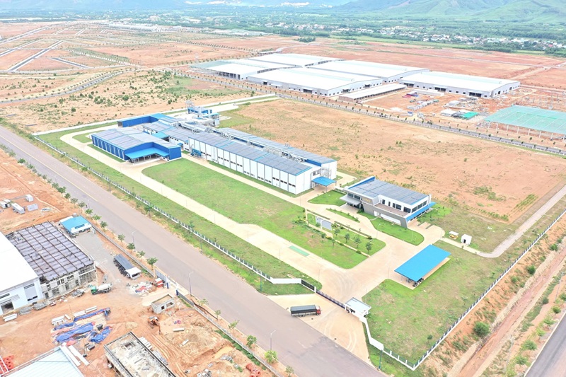 Nh&agrave; m&aacute;y sản xuất nhũ v&agrave; m&agrave;ng mỏng c&ocirc;ng nghệ cao