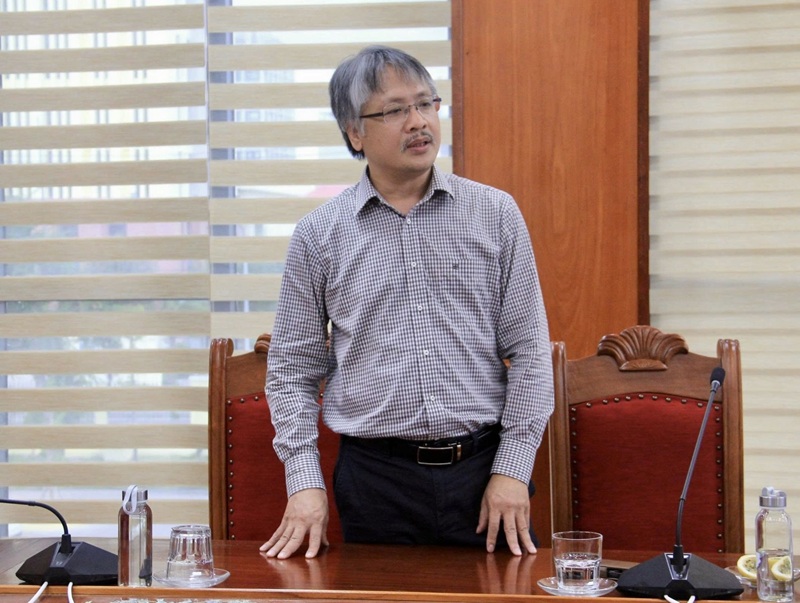 &ocirc;ng Đinh Văn L&ocirc;̣c, Chủ tịch Hội đồng Th&agrave;nh vi&ecirc;n C&ocirc;ng ty TNHH Thương mại Dược phẩm Đ&ocirc;ng &Aacute; th&ocirc;ng tin c&aacute;c đề xuất hopwj t&aacute;c của doanh nghiệp.