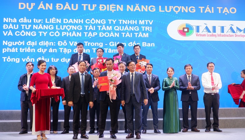 Đại diện Li&ecirc;n danh C&ocirc;ng ty TNHH MTV Đầu tư Năng lượng T&agrave;i T&acirc;m Quảng Trị v&agrave; C&ocirc;ng ty cổ phần Tập đo&agrave;n T&agrave;i T&acirc;m nhận bản ghi nhớ Dự &aacute;n hợp t&aacute;c đầu tư Dự &aacute;n năng lượng t&aacute;i tạo c&oacute; tổng vốn đầu tư 5.000 tỷ đồng từ UBND tỉnh Gia Lai v&agrave;o cuối th&aacute;ng 8/2025.