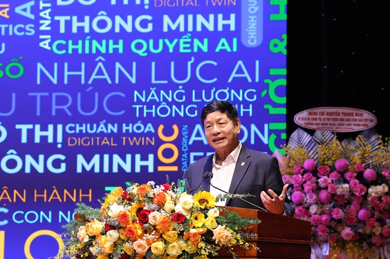&Ocirc;ng Trương Gia B&igrave;nh, Chủ tịch HĐQT Tập đo&agrave;n FPT chia sẻ về định hướng ph&aacute;t triển AI.