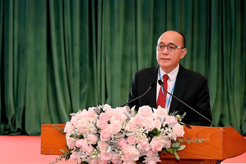 &ocirc;ng Sombun Huongvongsa, Ủy vi&ecirc;n Ban Thường vụ Tỉnh uỷ, Ph&oacute; chủ tịch Ủy ban Ch&iacute;nh quyền tỉnh Chămpasắc