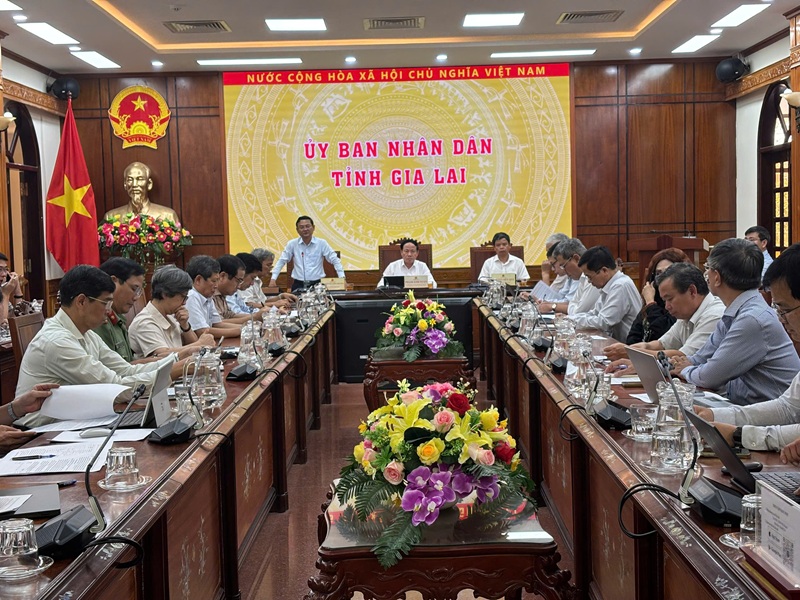 UBND tỉnh Gia Lai vừa tổ chức Ban Chỉ đạo quản l&yacute;, điều h&agrave;nh v&agrave; b&igrave;nh ổn gi&aacute; tr&ecirc;n địa b&agrave;n tỉnh