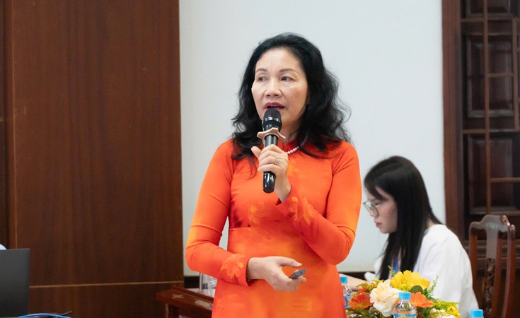 b&agrave; Phạm Thị Thanh Hương, Tổng gi&aacute;m đốc C&ocirc;ng ty cổ phần Dược - Trang thiết bị y tế B&igrave;nh Định (Bidiphar) tr&igrave;nh b&agrave;y b&aacute;o c&aacute;o tại đại hội.