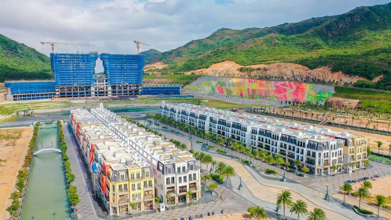 Dự &aacute;n nằm gi&aacute;p ph&iacute;a T&acirc;y Dự &aacute;n Khu du lịch Hải Giang Merry Land.