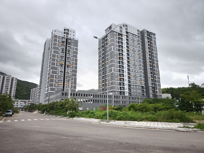 Gia Lai ban h&agrave;nh nghị quyết hỗ trợ nh&agrave; đầu tư thực hiện Dự &aacute;n nh&agrave; ở x&atilde; hội. Trong ảnh: một Dự &aacute;n nh&agrave; ở x&atilde; hội tại phường Quy Nhơn Bắc.
