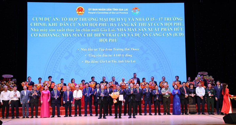 Đại diện C&ocirc;ng ty cổ Phần đầu tư địa ốc Đại Quang Minh thực hiện 