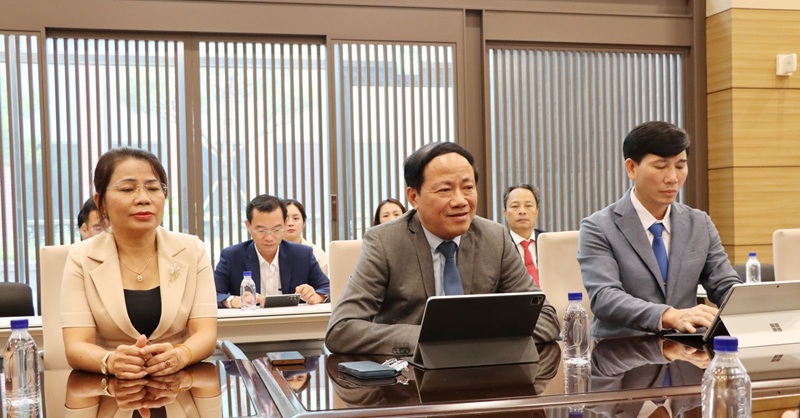 &Ocirc;ng Phạm Anh Tuấn, Chủ tịch UBND tỉnh Gia Lai đề nghị Đại sứ qu&aacute;n Việt Nam tại H&agrave;n Quốc hỗ trợ tỉnh trong kết nối đường bay từ H&agrave;n Quốc.