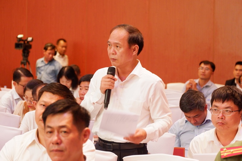 &Ocirc;ng L&ecirc; Danh Thắng, Ph&oacute; gi&aacute;m đốc Sở t&agrave;i ch&iacute;nh tỉnh Đắk Lắk  phản hồi c&aacute;c kiến nghị của doanh nghiệp, hợp t&aacute;c x&atilde;.