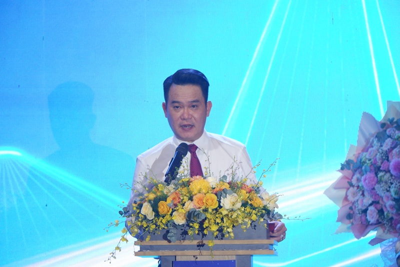 &ocirc;ng Đặng Hồng Anh, Chủ tịch Hội doanh nh&acirc;n trẻ Việt Nam ph&aacute;t biểu khai mạc diễn đ&agrave;n.
