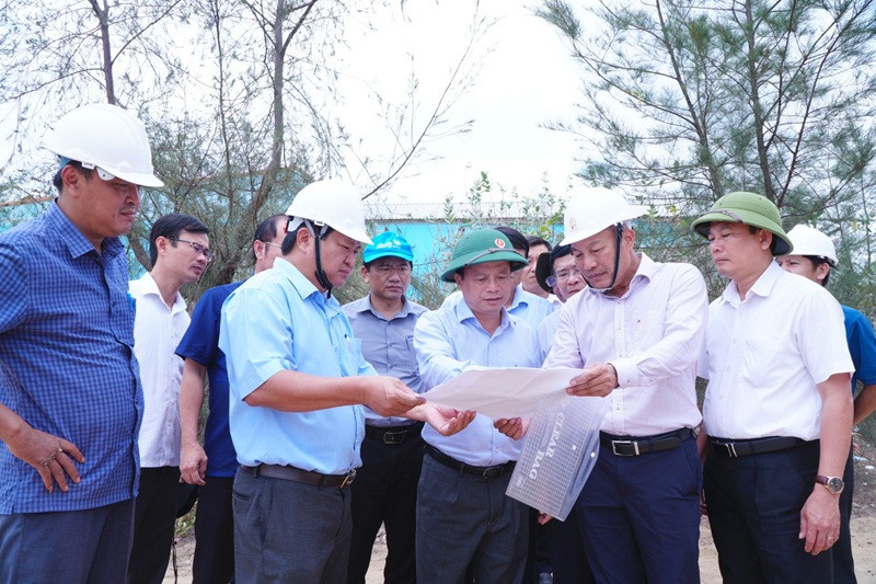 Lãnh đạo tỉnh Gia Lai kiểm tra Dự án Bến cảng Phù Mỹ. Đây là 1 trong các dự án trọng điểm của tỉnh Gia Lai.