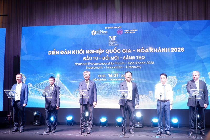 Các đại bi&ecirc;̉u thực hi&ecirc;̣n nghi thức khai mạc di&ecirc;̃n đàn.