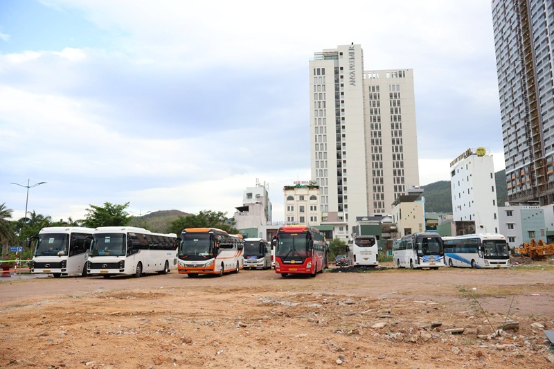 Để phục vụ Năm du lịch Quốc gia 2026, UBND phường Quy Nhơn Nam triển khai quản lý bãi đậu xe miễn phí từ 16 chỗ trở lên tại khu đất K200