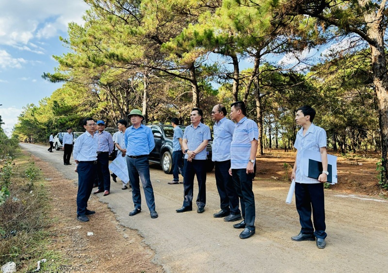 L&atilde;nh đạo UBND tỉnh Gia Lai Kiểm tra thực địa khu x&acirc;y dựng Nh&agrave; m&aacute;y xử l&yacute; chất thải rắn sinh hoạt tại x&atilde; G&agrave;o