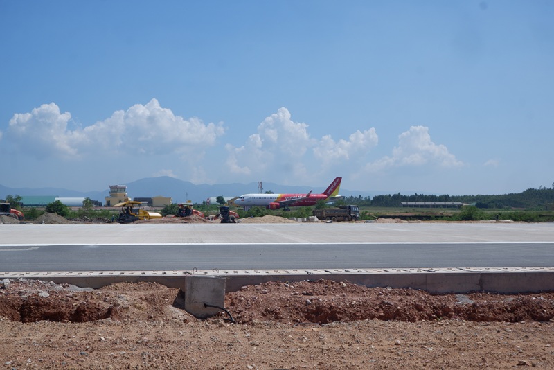 Tỉnh Gia Lai đặt mục ti&ecirc;u khai th&aacute;c bay thương mại từ ng&agrave;y 29/10/2026Y&ecirc;u cầu Ban QLDA v&agrave; c&aacute;c đơn vị c&oacute; li&ecirc;n quan phải quyết t&acirc;m thực hiện đạt mốc tiến độ n&ecirc;u tr&ecirc;n, kh&ocirc;ng được chậm trễ v&igrave; bất kỳ l&yacute; do n&agrave;o.