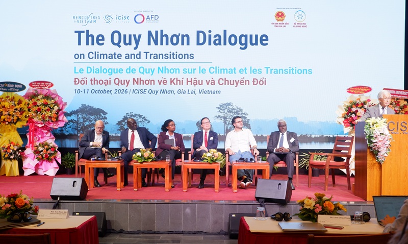 Đối thoại Quy Nhơn 2026 kh&eacute;p lại sau 2 ng&agrave;y diễn ra với sự th00 đại biểu cấp cao đến từ Việt Nam, Đ&ocirc;ng Nam &Aacute; v&agrave; c&aacute;c đối t&aacute;c quốc tế, 