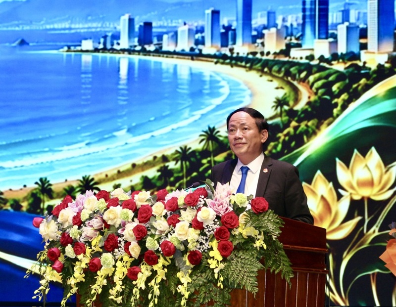 Những định hướng về chuyển đổi mô hình tăng trưởng và cam kết đồng hành của chính quyền được Chủ tịch UBND tỉnh Phạm Anh Tuấn nhấn mạnh trước cộng đồng doanh nhân.