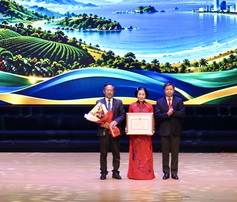Hiệp hội Doanh nghiệp tỉnh Gia Lai nhận bằng khen của UBND tỉnh vì những thành tích xuất sắc trong hoạt động