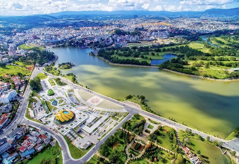 Rất nhiều nh&agrave; đầu tư t&igrave;m đến L&acirc;m Đồng để triển khai c&aacute;c Dự &aacute;n lớn. Ảnh minh họa.