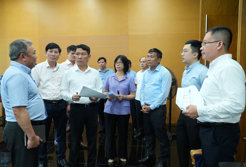 đoàn đã khảo sát thực tế tại Trung tâm Hội nghị tỉnh và một số cơ sở lưu trú, địa điểm văn hóa dự kiến phục vụ hội nghị.