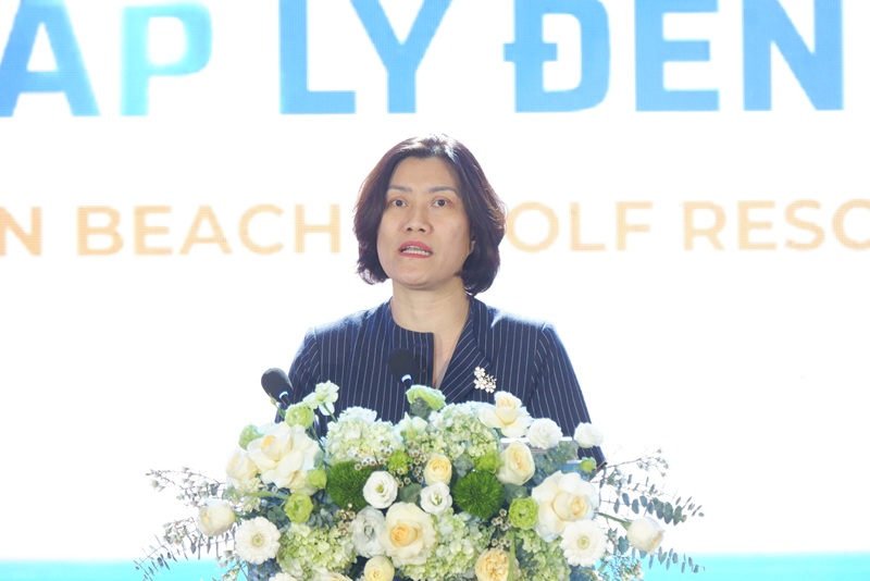 b&agrave; Nguyễn Thị Hồng Nga, Tổng bi&ecirc;n tập B&aacute;o X&acirc;y dựng ph&aacute;t biểu khai mạc hội thảo.