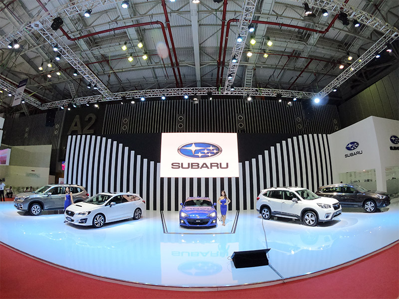 Mẫu xe BRZ Sport coupe 2.0 được đặt tại trung tâm gian hàng của Subaru.