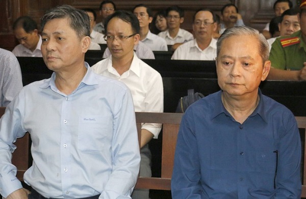 Bị cáo Đào Anh Kiệt (bên trái) và Nguyễn Hữu Tín (bên phải) đều bị Viện kiểm sát đề nghị mức án từ 7 - 8 năm tù