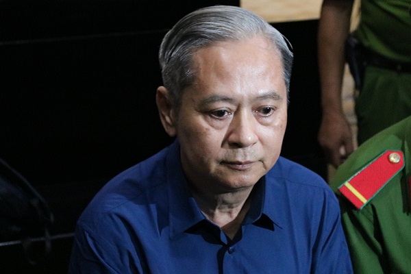 Bị cáo Nguyễn Hữu Tín, nguyên Phó Chủ tịch UBND TP.HCM bị tuyên phạt 7 năm tù
