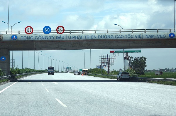 Tổng công ty Đầu tư phát triển đường cao tốc Việt Nam (VEC) là chủ đầu tư Dự án cao tốc Bến Lức - Long Thành.
