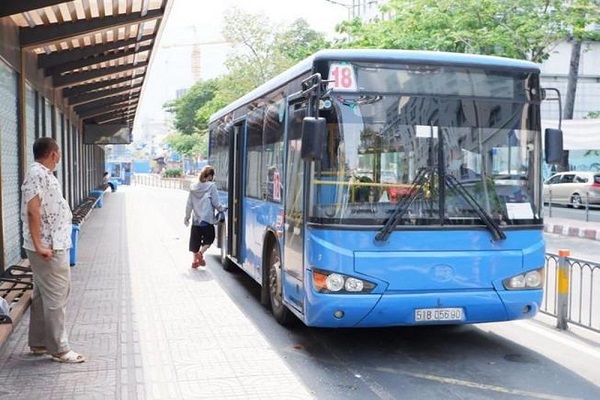 Khối lượng vận chuyển hành khách bàng xe buýt giảm mạnh sau dịch Covid-19