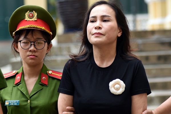 Bị cáo Lê Thị Thanh Thúy, cựu Chủ tịch HĐQT Công ty Hoa Tháng Năm và Công ty CP đầu tư Lavenue bị tuyên phạt mức án 5 năm tù