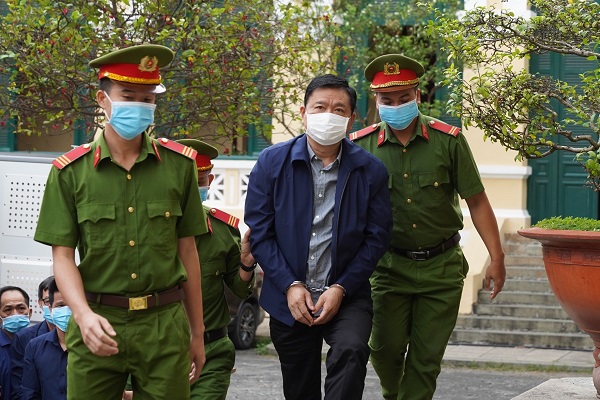Bị cáo Đinh La Thăng bị tuyên phạt mức án 10 năm tù, tổng hợp hình phạt là 30 năm từ