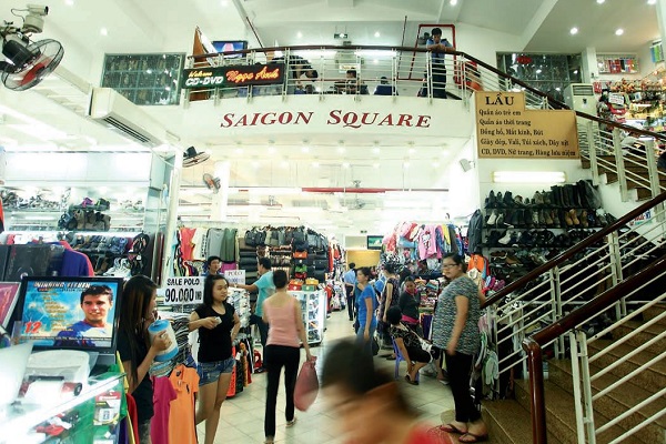 Trung tâm thương mại Saigon Square bị đề nghị đóng cửa vì kinh doanh nhiều mặt hàng không rõ nguồn gốc xuất xứ.