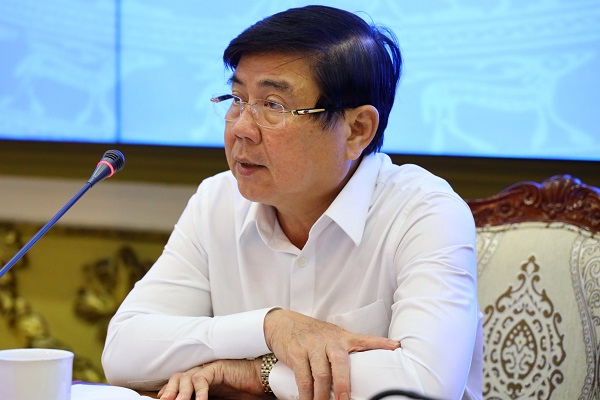Chủ tịch UBND TPHCM Nguyễn Thành Phong chỉ đạo tại cuộc họp